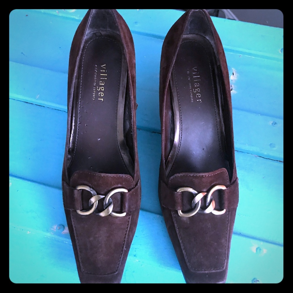 Brown pumps